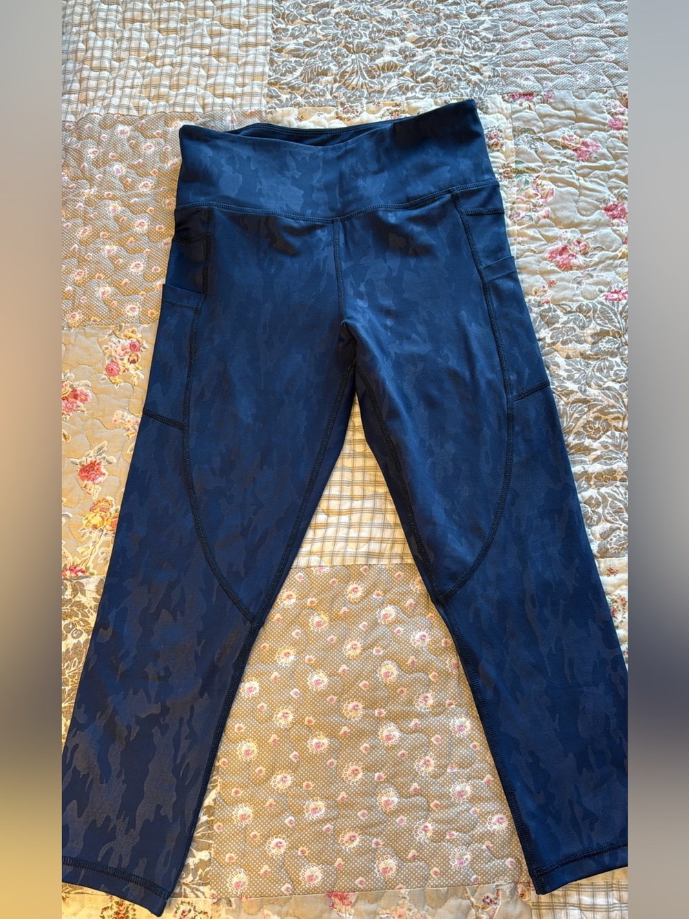 Zyia active Navy camo metallic leggings with pockets size 6/8 nwot